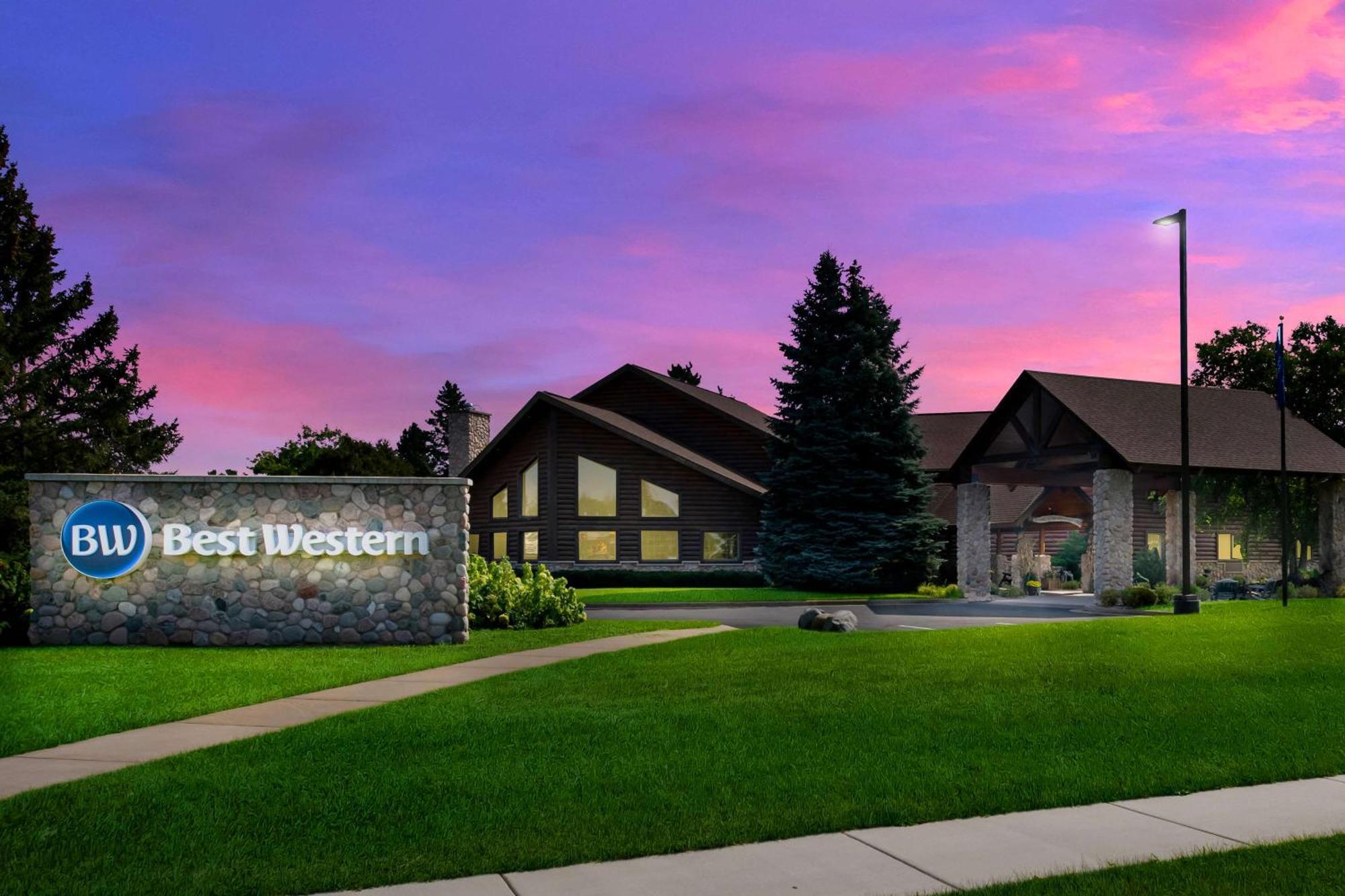 Western Northwoods Hotel 3*