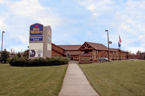 Western Northwoods Hotel Siren